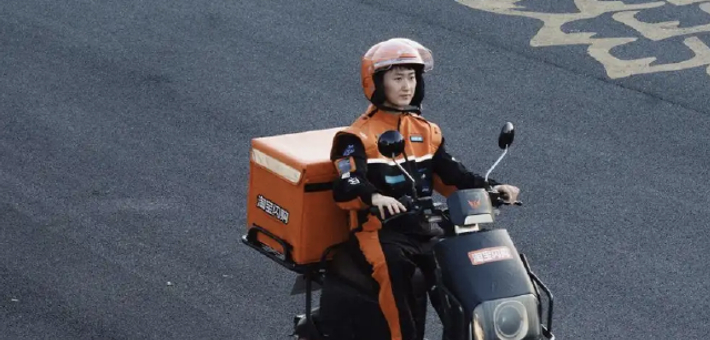 饿了么蓝朋友们换上了橙色皮肤