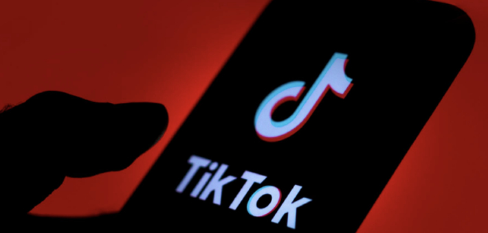 TikTok推出AI内容调节功能与“隐形水印”技术