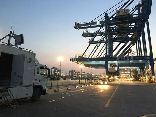 2019年10月11日，中国联通在青岛港智慧码头实现SA工业级控制