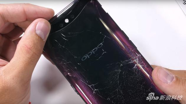 OPPO Find X很容易被掰弯