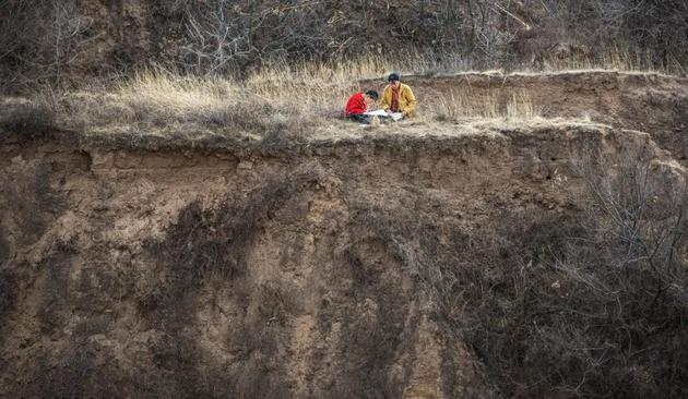 对一些农村孩子来说，电子产品到底是桥梁还是沟壑？/ 图虫创意