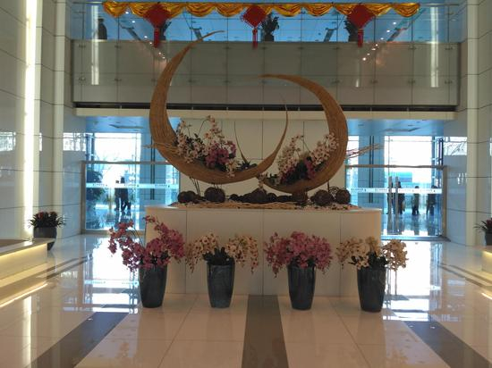 红米3样张，光线较弱时出现白平衡漂移。