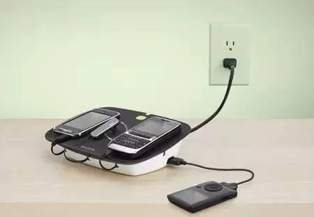 　　但是，张教授特别提醒，如果充电器是劣质产品，甚至漏高压电，那危险系数就非常高，“一切皆有可能！”