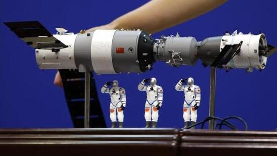 图1 天宫二号空间实验室模型
