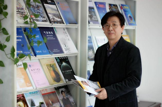 图3 天宫二号热毛细对流空间实验项目主任设计师、中国科学院力学研究所康琦研究员
