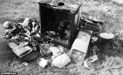 洗碗机已经烧成了空壳