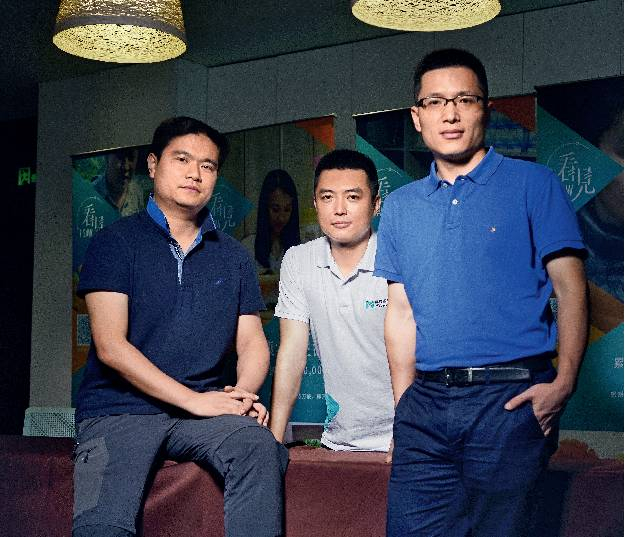 　　网商银行管理团队中，大部分人出身传统银行。(左起：网商银行产品总监冯亮、法务合规总监童正、平台合作总监彭峰)