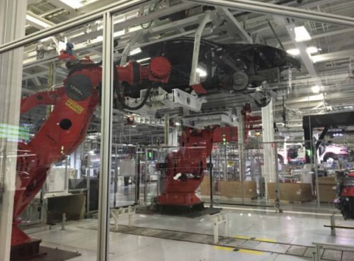 图为特斯拉工厂