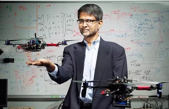 自动飞行无人机和它的创始人