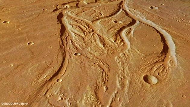 古代火星可能是个湿润世界(新浪科技配图)
