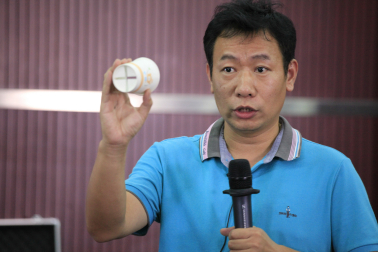 中科院物理所综合处处长，理学博士 魏红祥