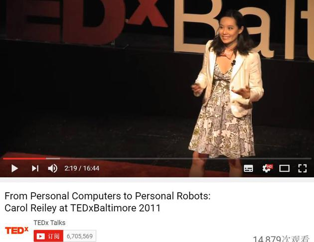 　　别看在演讲中的Carol知性、优雅，她也有萌萌哒一面，曾经以女超人的形象登上创客杂志MAKE的封面。