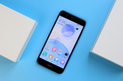 HUAWEI nova 2采用基于安卓7.0的EMUI5.1系统