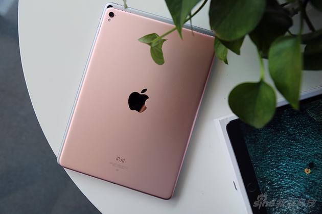 10.5英寸新iPad Pro首发评测：转型再谈生产力_手机新浪网