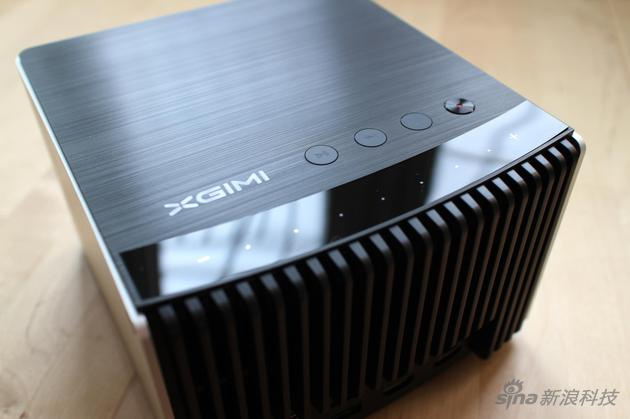 关机状态长按音乐键 打开蓝牙模式