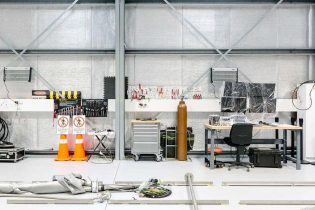 Complex 1 所在的机库