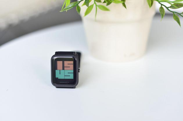 阳光下屏幕观感不错