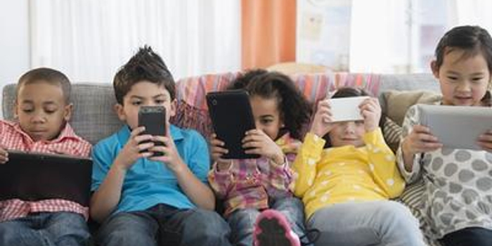 移动终端藏污纳垢 家长难挡手机里的血雨腥风