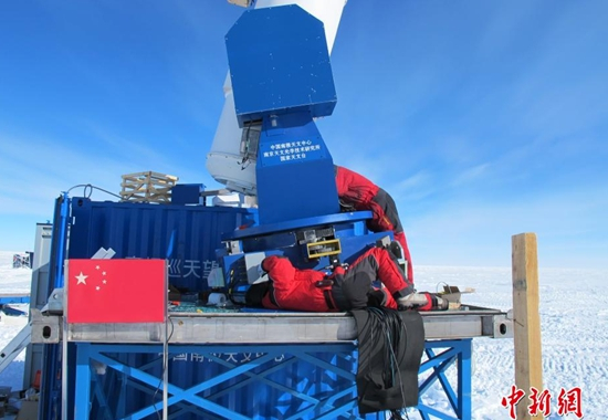 中国在南极昆仑站3台光学望远镜全部实现无人值守、远程自动化观测。（图片来源：中新网）