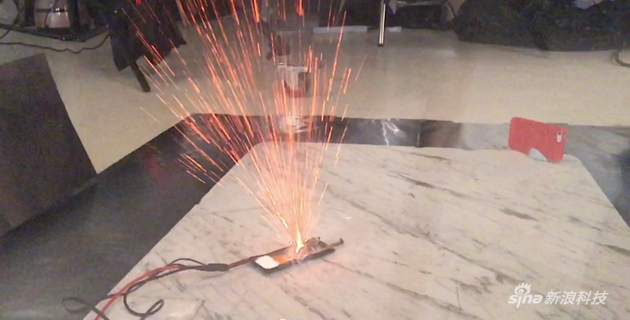 三星Note7自燃手机实拍现场