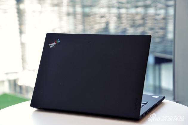 黑色碳纤维外壳