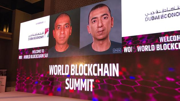 ObEN联合创始人以及基于人工智能技术的虚拟数字分身（右）