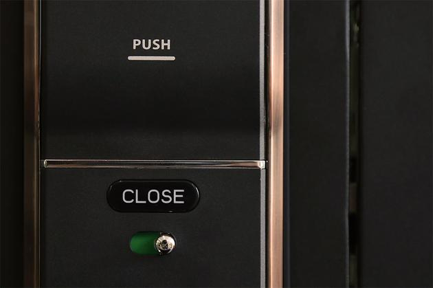 内锁和防猫眼开关