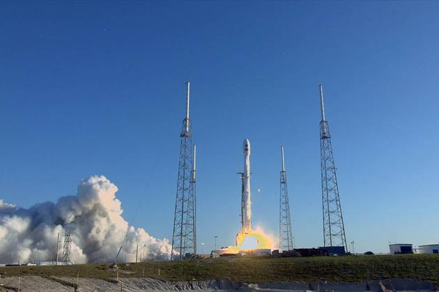 　　4月19日6点51分，美国宇航局“凌日系外行星巡天卫星（TESS）”发射成功，它将用于搜寻太阳系之外的系外行星，或许未来会发现神秘的地外生命形式。