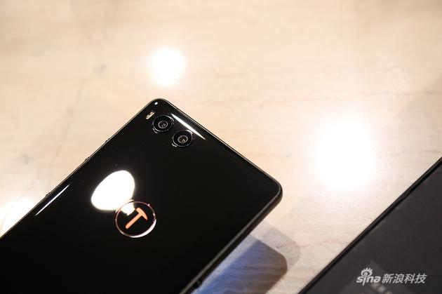 双摄硬素质不错