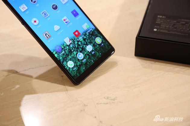 底部这个直角有些莫名其妙