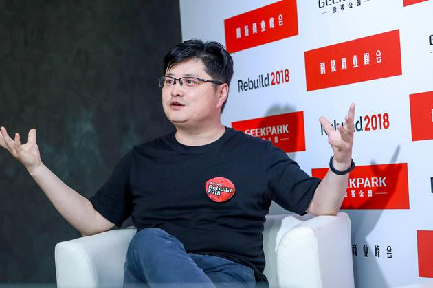 李学凌接受新浪科技采访