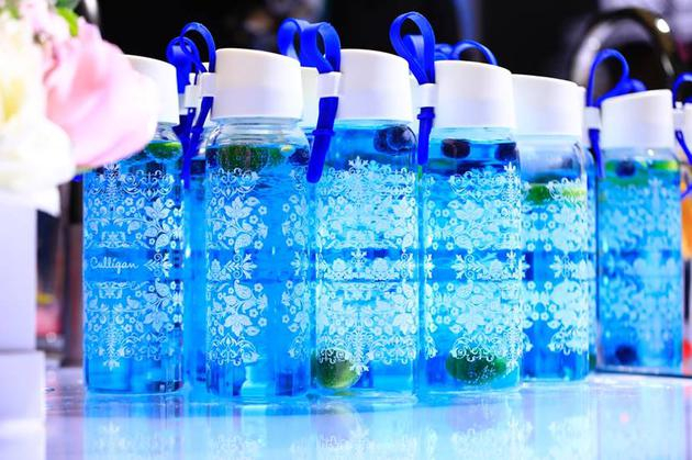 备受欢迎的气泡水饮料