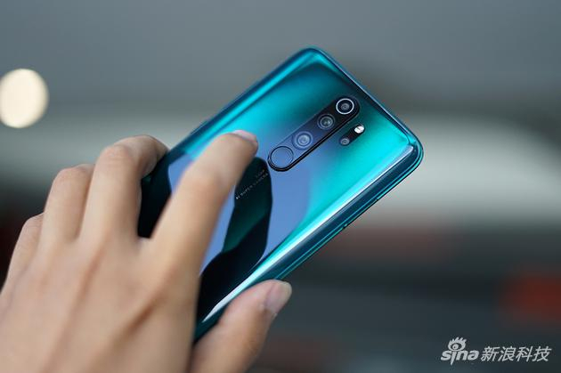 相较之下，Note 8 Pro镜头更“凸”，反而成了优势