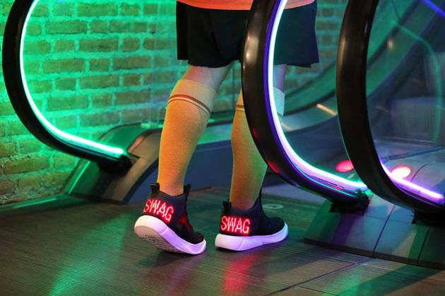 内置800毫安时电池