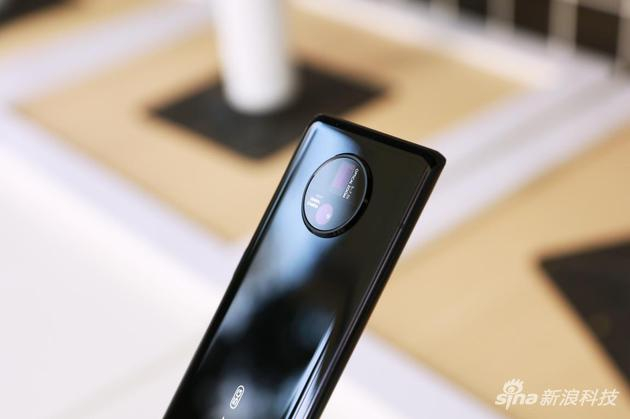  连续变焦的背后是一套单独的系统