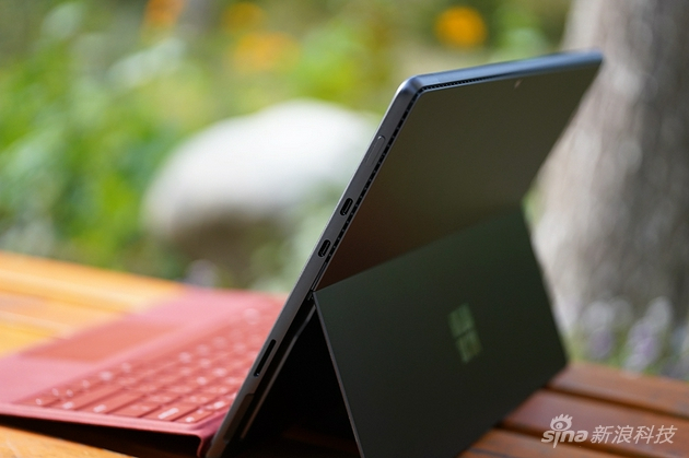 Surface Pro 8