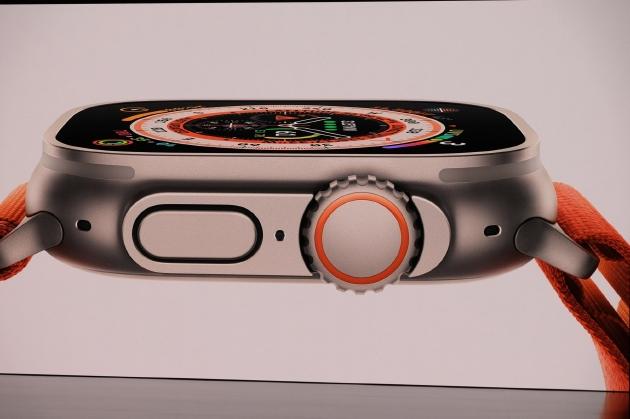 苹果首次发布Apple Watch Ultra：钛合金表壳，续航60小时，售价799美元 