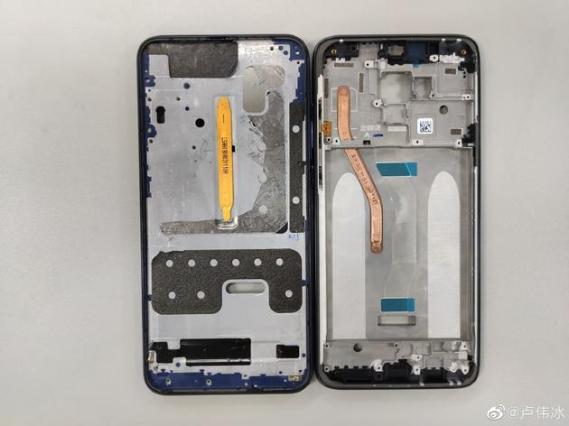Note 8 Pro内部铜管（右）