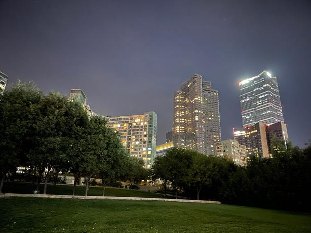 iPhone 12夜景模式拍摄