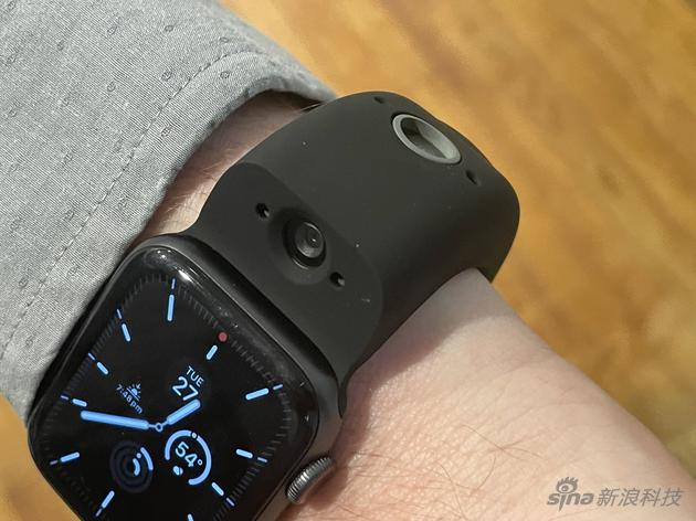 Wristcam的主镜头，外侧灰色部分。