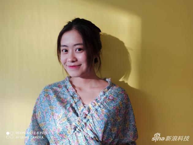 左侧衣服边虚化出现问题，整体看OK