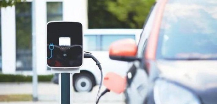 汽车市场“冰火两重天”