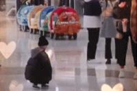 GIF|像小企鹅的人类幼崽