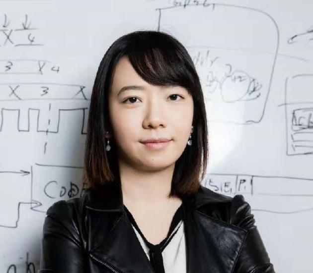 徐颖登上一本先锋青年杂志的封面。