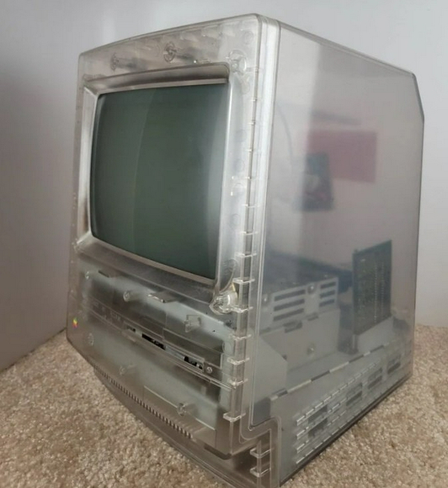 ▲透明 Macintosh Classic。 图片来自：@Dongle