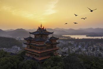 杭州西湖初春景美如画