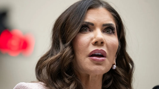 2026 年 3 月 4 日星期三，国土安全部部长克里斯蒂・诺姆在雷伯恩大厦举行的众议院司法委员会听证会上作证，该听证会主题为 “国土安全部监督”。