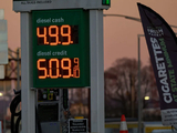 美国柴油价格飙升至每加仑5美元 创2022年以来新高