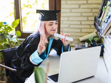 报告：应届大学毕业生对起薪预期高估近2.4万美元