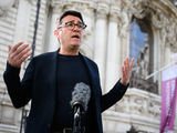 英国下一任准首相在国债遭抛售后试图维稳情绪，英国国债行情趋于平稳